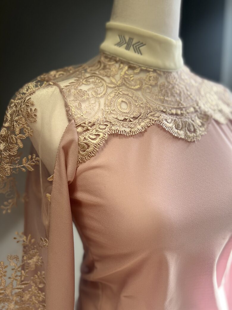 Maigi rozā mežģīņu blūzīte