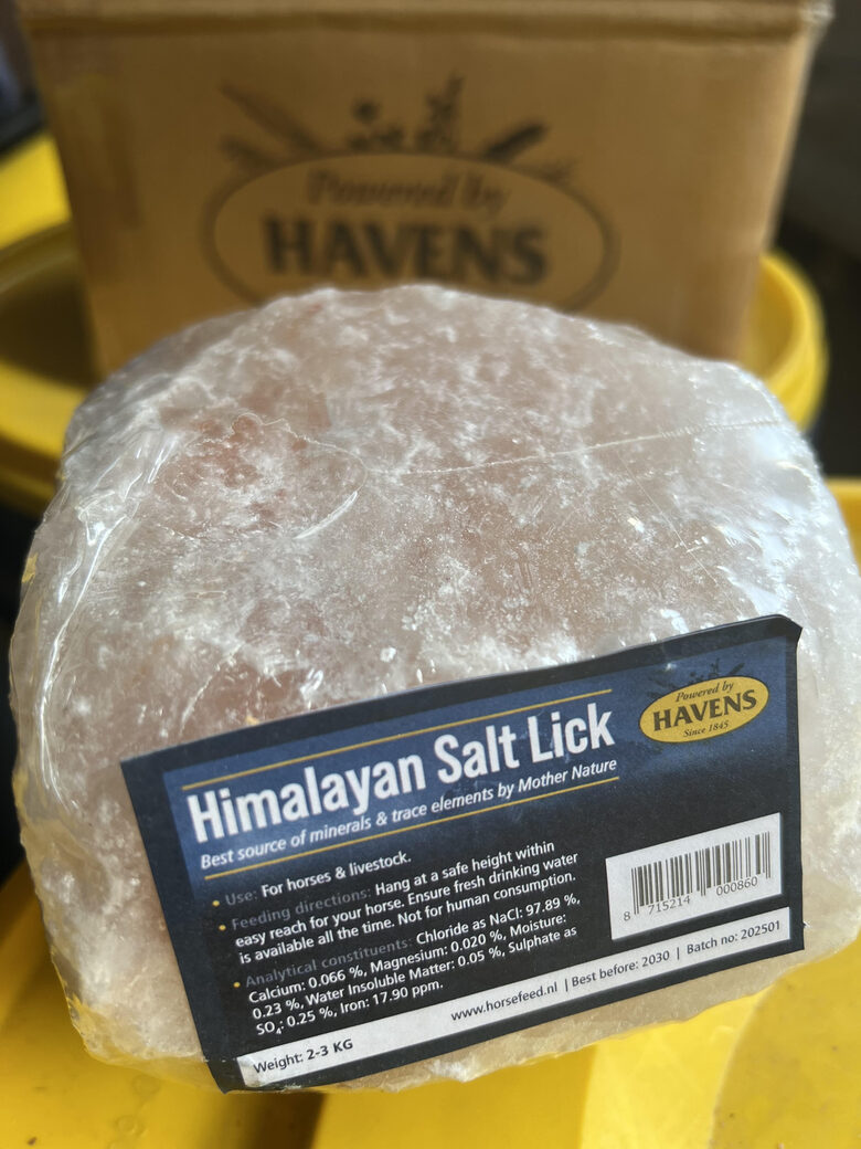 Havens zirgu un poniju laizāmā himalaju sāls 2-3kg