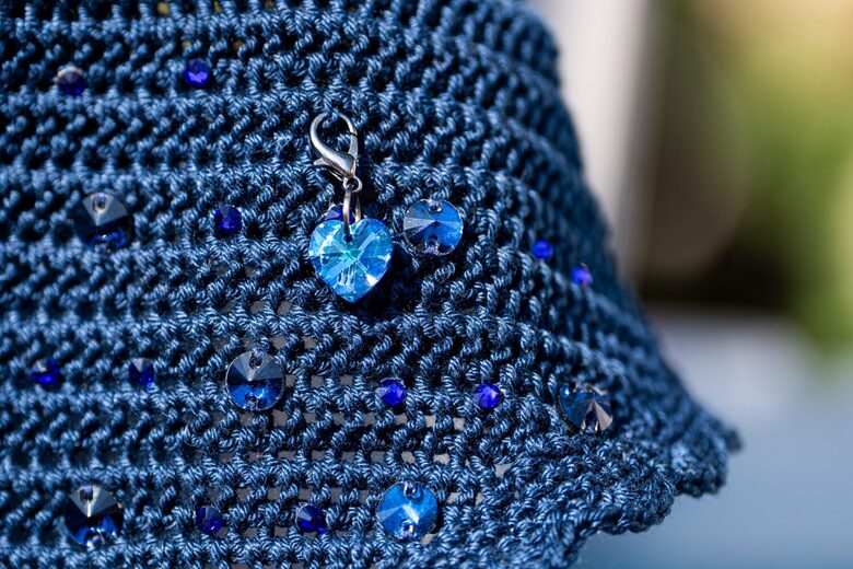 Tumši zilas garās austiņas ar kristāliņiem