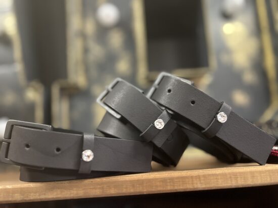 Melna matēta ādas siksna